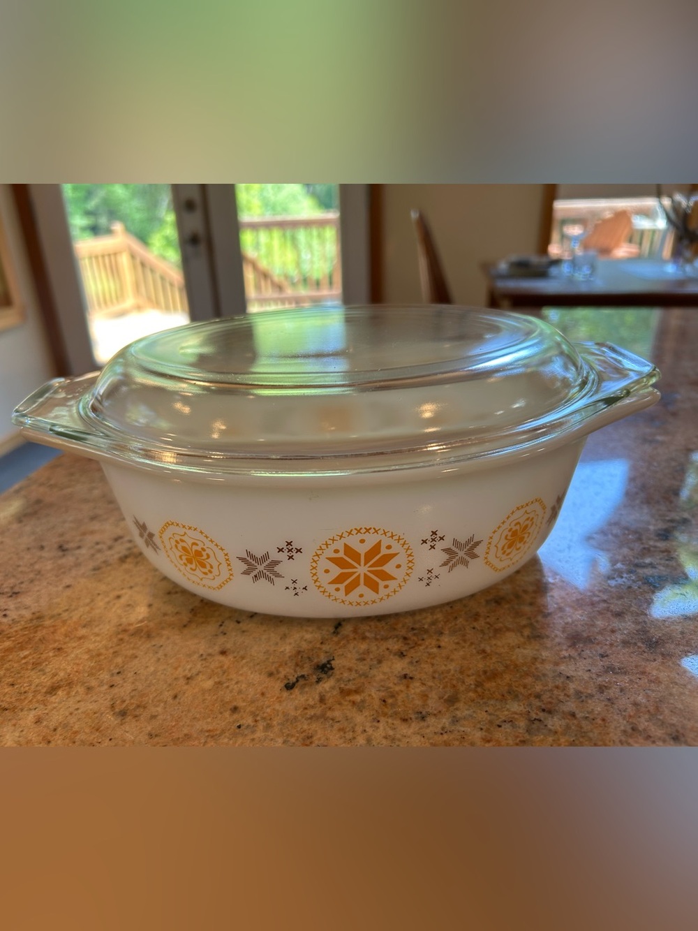 Pyrex #043 Town & Country 1 1/2Qt Oval covered  casserole Pyrex Glass Lid 943C.